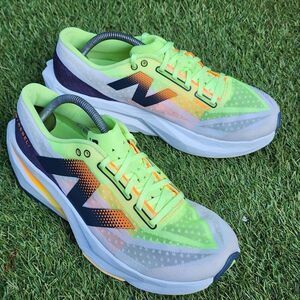 NEW BALANCE FUELCELL REBEL v4 - Mens Shoes - SIZE 10.5D